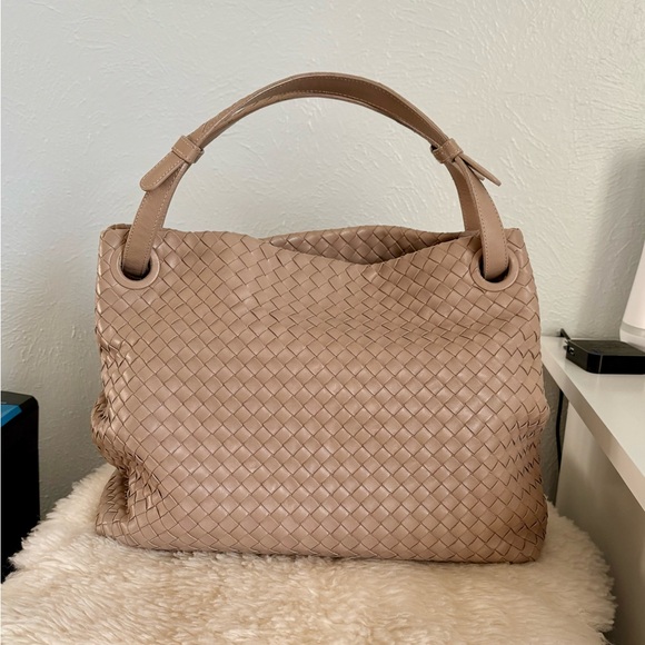Bottega Veneta Garda medium tote - Picture 2 of 11